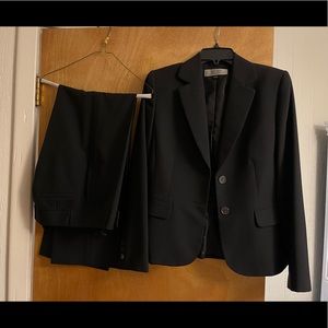 Tahari Pant Suit 4/6 Blazer and Dress Pant Set